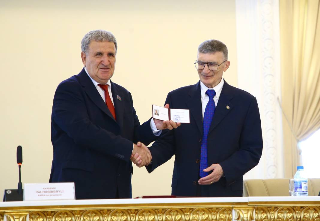 Aziz Sancar’a Azerbaycan Milli İlimler Akademisi onursal üyelik belgesi - Resim: 8